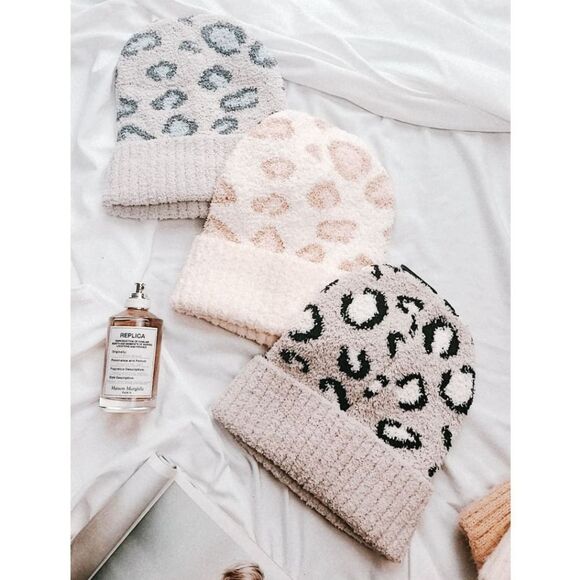 🆕️Holiday Collection// Animal print beanie - Picture 1 of 2